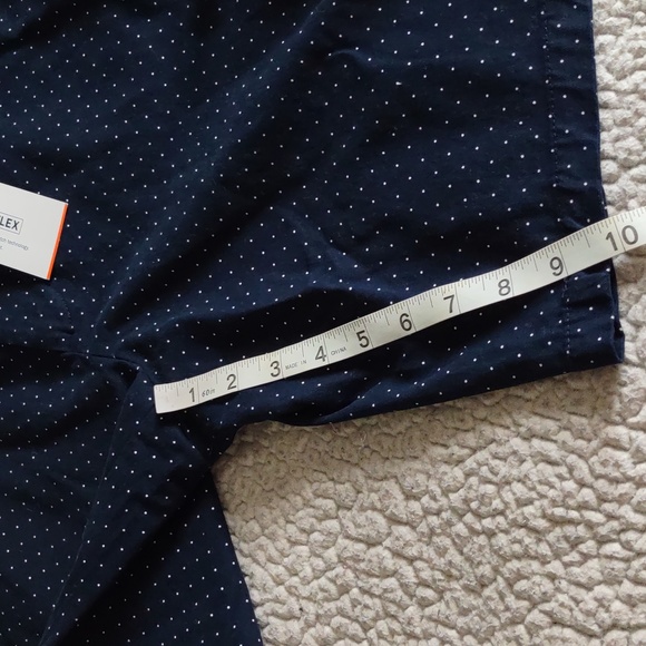 NWT Old Navy Size 32 Ultimate Slim Built-In Flex 10" Inseam Navy Polk Dot Shorts - Picture 6 of 13